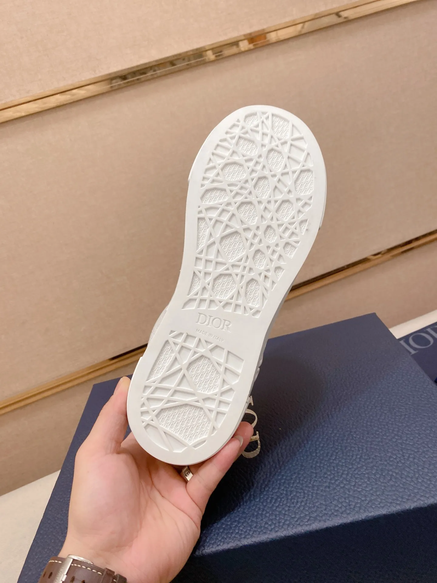 Factory price: 300 Men's shoes 💰[Dior·Dior] Top 🔍Couple style 💏🔍New casual sports style couple shoes, new four-season design, perfect workmanship, lace-up lazy style to create cabinet quality, upper: imported first-layer cowhide, sheepskin lining is soft and comfortable, ultra-light TPU wear-resistant outsole, simple, versatile fashion men's shoes, excellent color code number 35--44